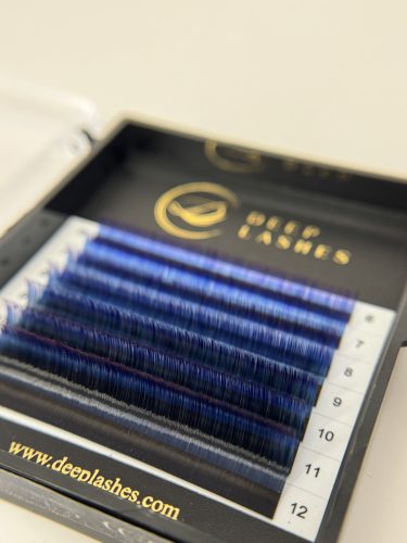 Deep Lashes 7 soros – MIX • Fekete / Kék / Lila Tricolor • 0.07 (6-12 mm) – Színes Műszempilla
